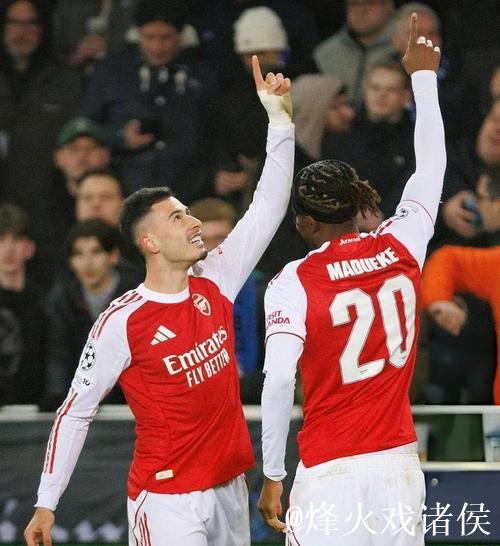 曼城险胜皇马2-1,阿森纳豪取六连胜领跑足坛 曼城险胜皇马2-1,阿森纳豪取六连胜领跑足坛