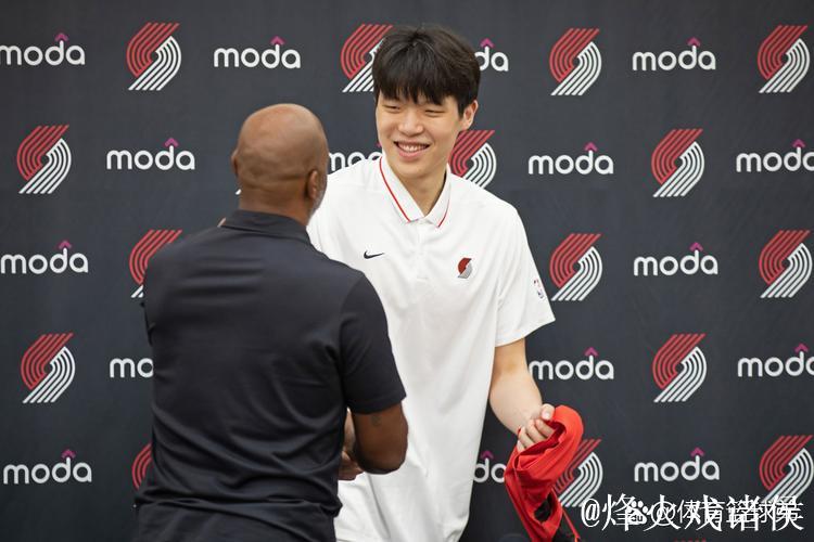 18+10+4！杨瀚森生涯最佳表现，致命爆扣重获主帅信任！